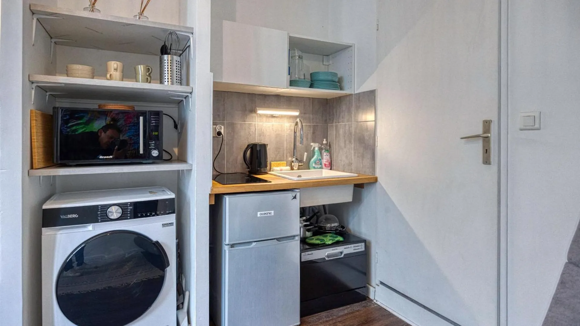 Le Charreton 1 I Ile Verte / Chu De Grenoble Apartment